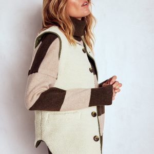 Clerkenwell Reversible Gilet-Woodland Green, Natural Borg