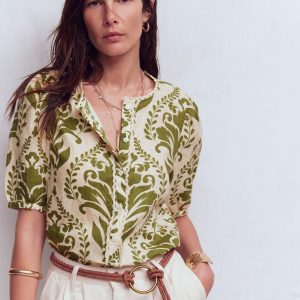 Leah Short Sleeve Linen Top-Green. Decorative Lattice